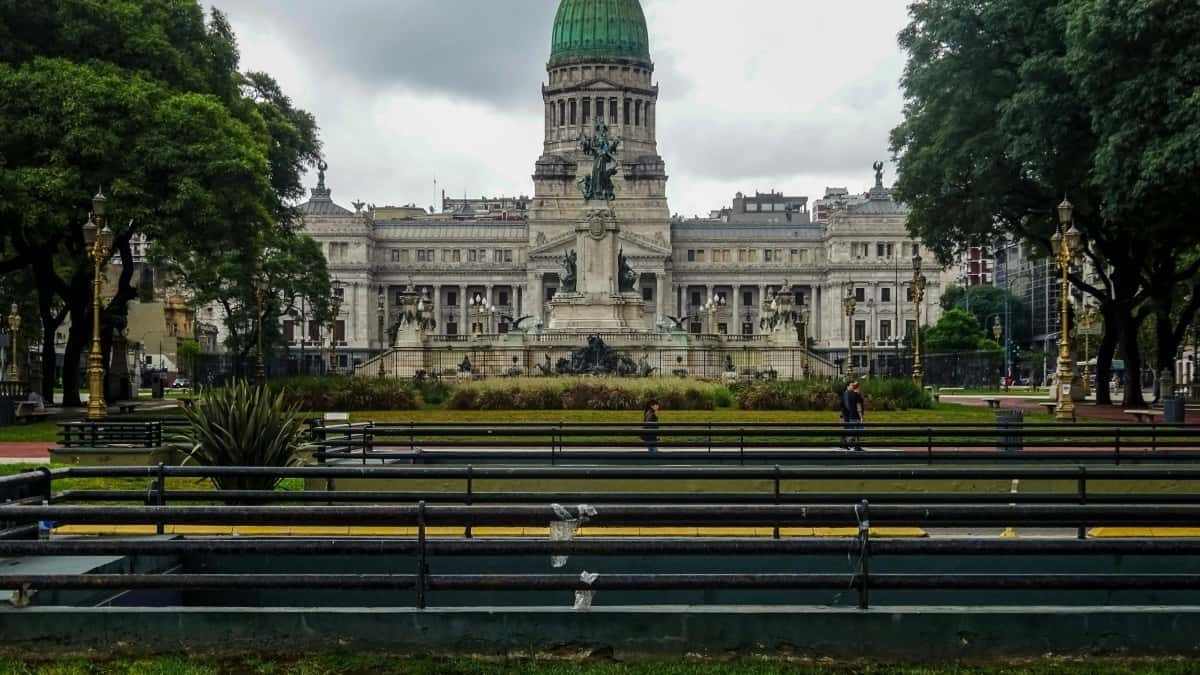 US Creators: Reach Ecuador Brands on eBay — Fast Wins